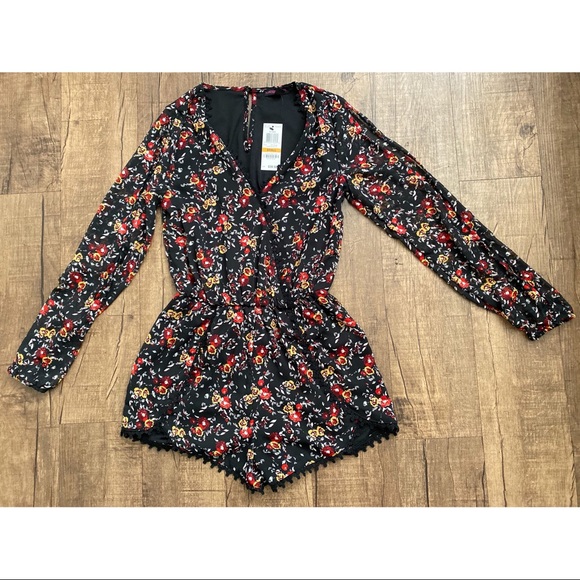 Material Girl Floral Patterned Romper - Picture 6 of 6